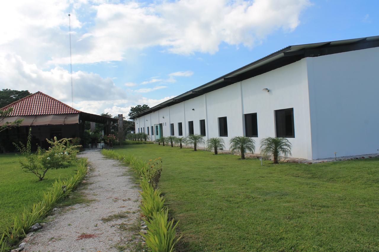 Real Primaveras Campestre Escárcega Exterior photo